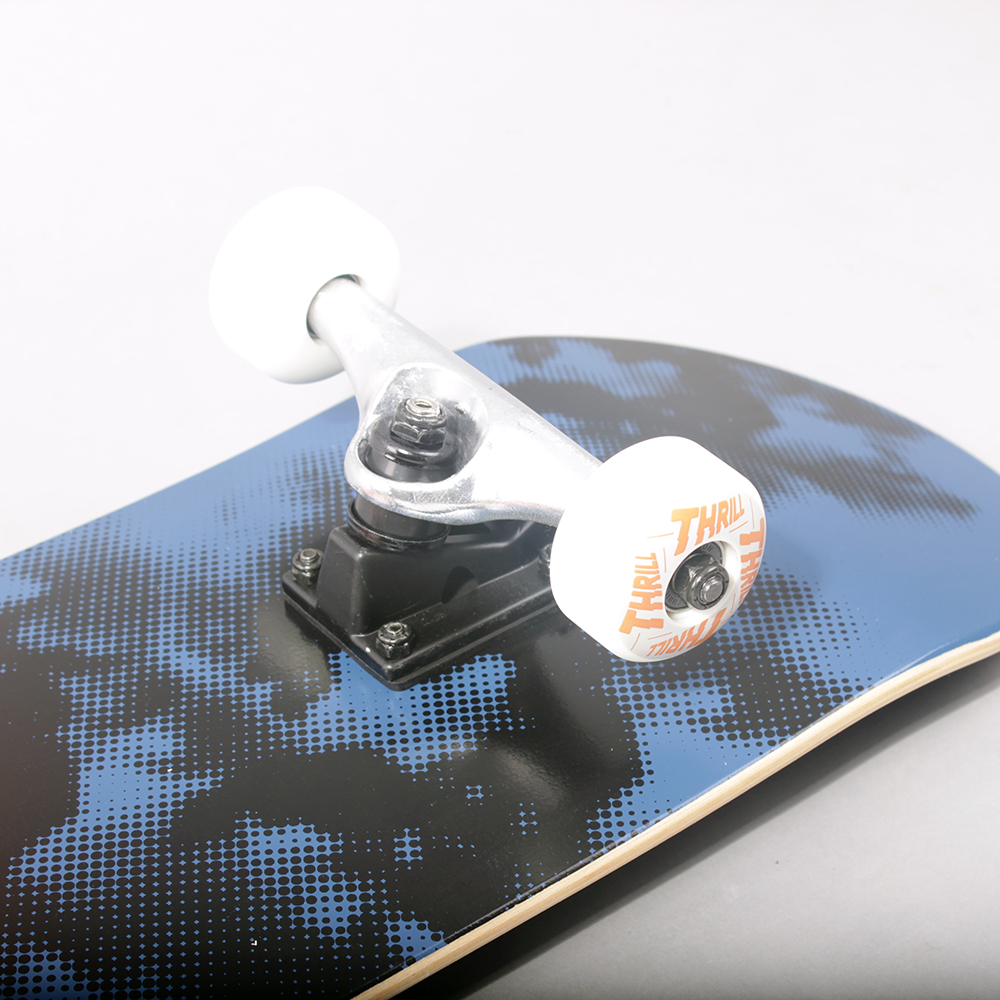 Thrill Smoke Logo Complete Skateboard - 8,25"